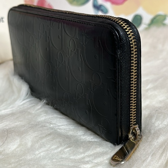 💯Authentic Dior Black Embossed Wallet🍀 - Picture 8 of 15